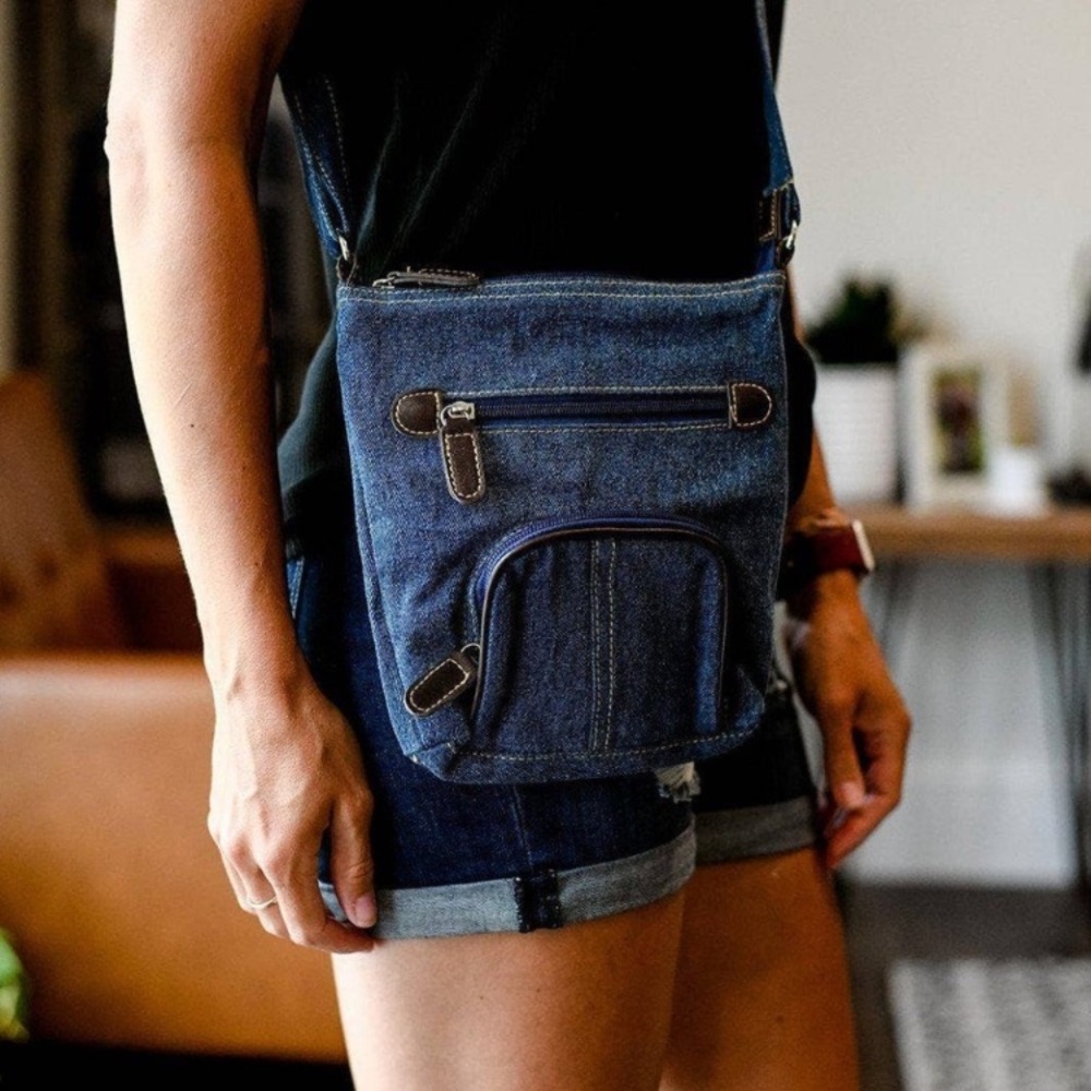 NWOT Perfect Little Denim Crossbody 💙